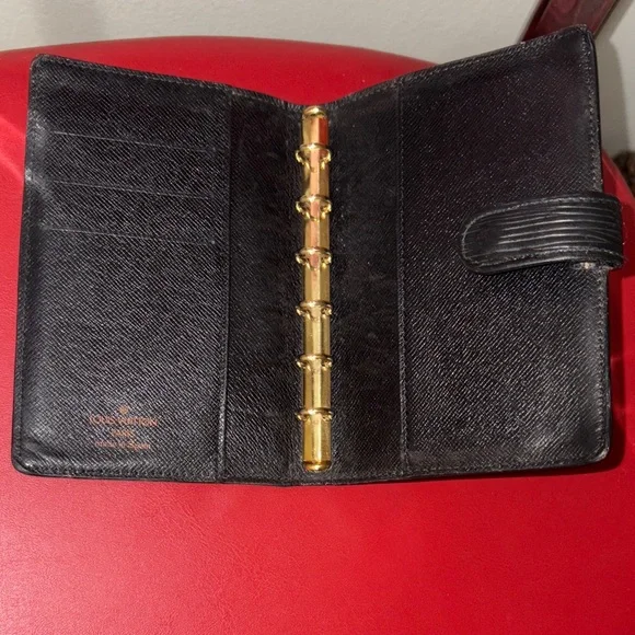 Authentic black EPI  Louis Vuitton agenda / passport holder with COA - Picture 14 of 17